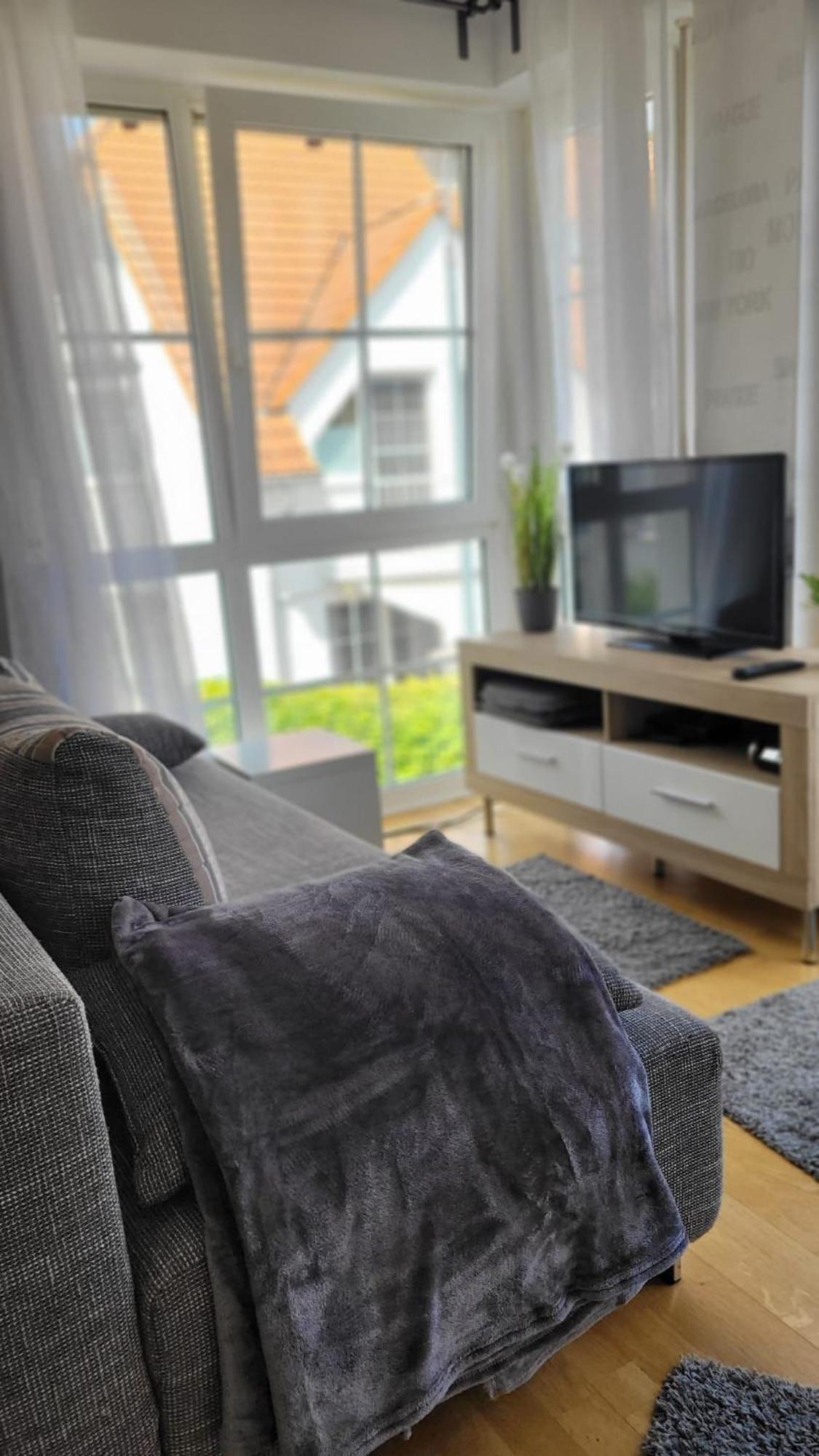 Berlin-Oase - Schnuckelige Ferienwohnung An Der Grenze Zu Berlin Шенефельд Екстер'єр фото